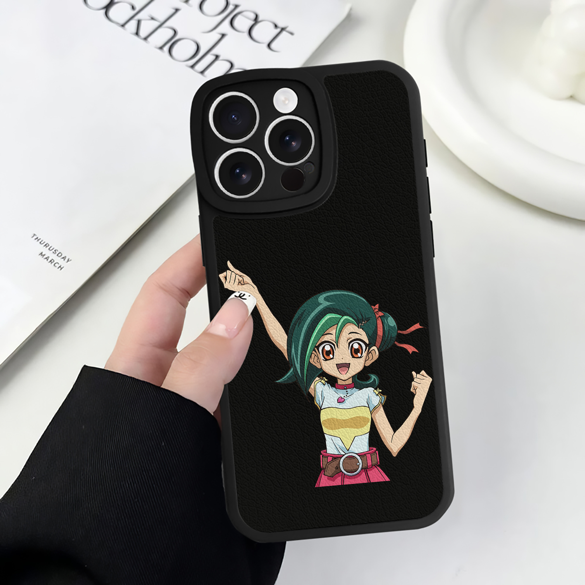 （画像用） 遊☆戯☆王 Yu-Gi-Oh! 【iPhone 16シリーズ対応】シリコンスマホケース（レザー調） 材質：シリコン
